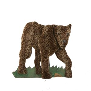 Cutout - Leopard with Fur Facing Right
