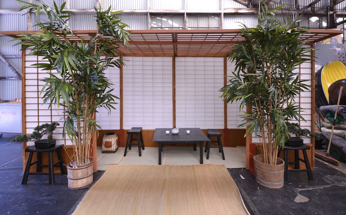 https://www.sydneyprops.com.au/wp-content/uploads/2014/01/white_japanese_screens-02-sydney_prop_specialists.jpg