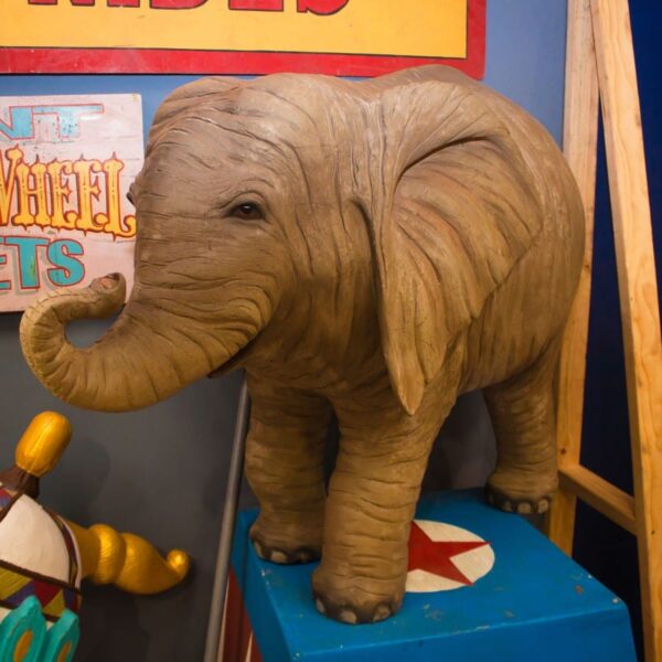 1 x baby elephant statue ELEPHSTA