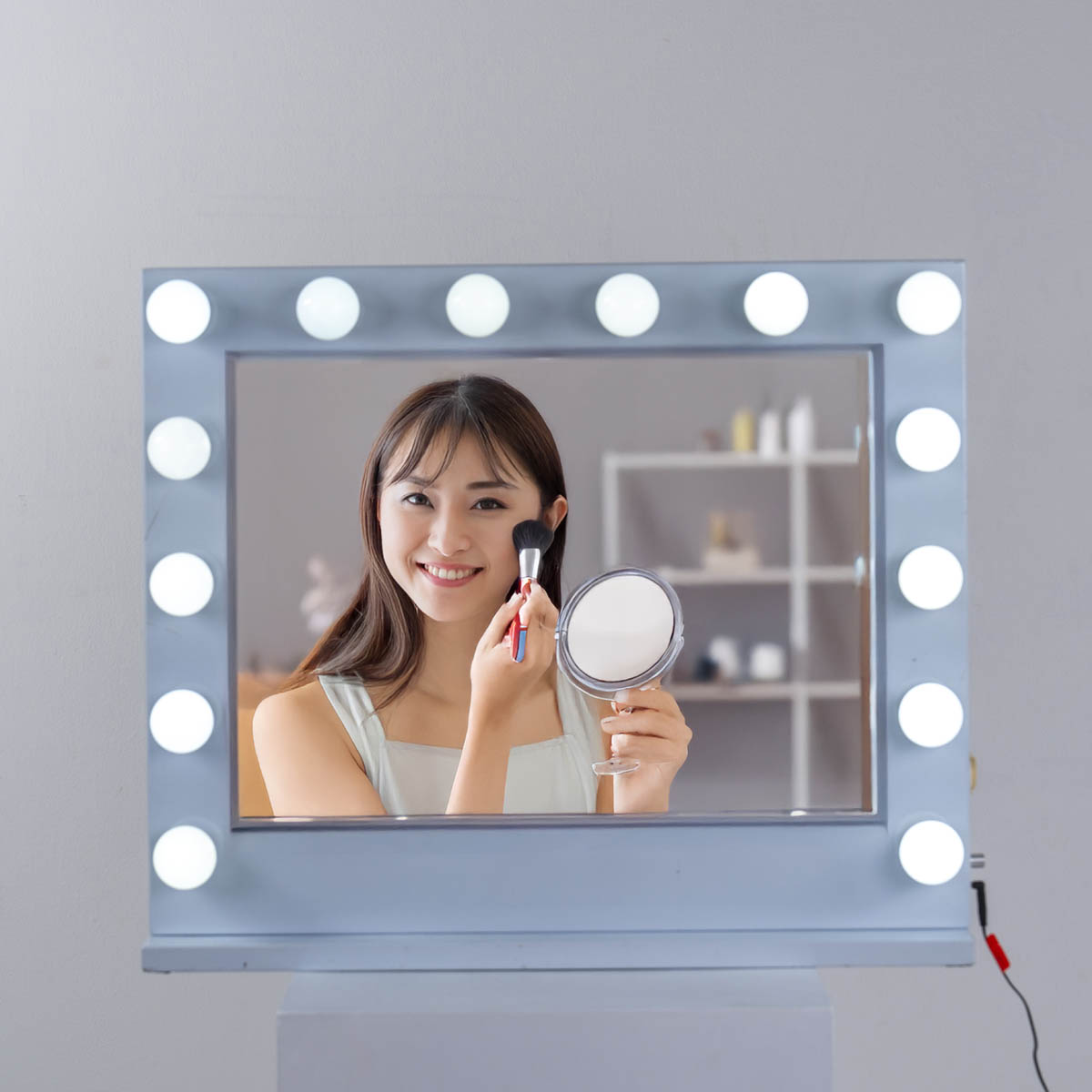 LED Dressing Room Makeup Mirror - Image 2