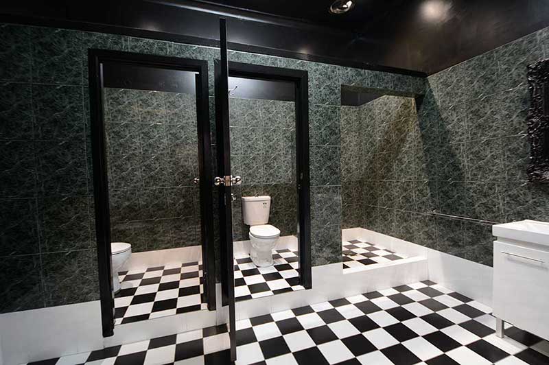 Sydney Props Photo Studio - Studio 1 Warehouse - Bathroom with Showers