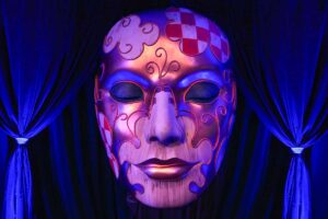 Mask -GOLD Giant on stand